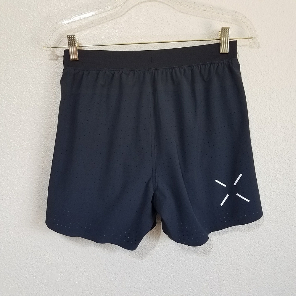 Ten Thousand Distance Short - Picture 2 of 5